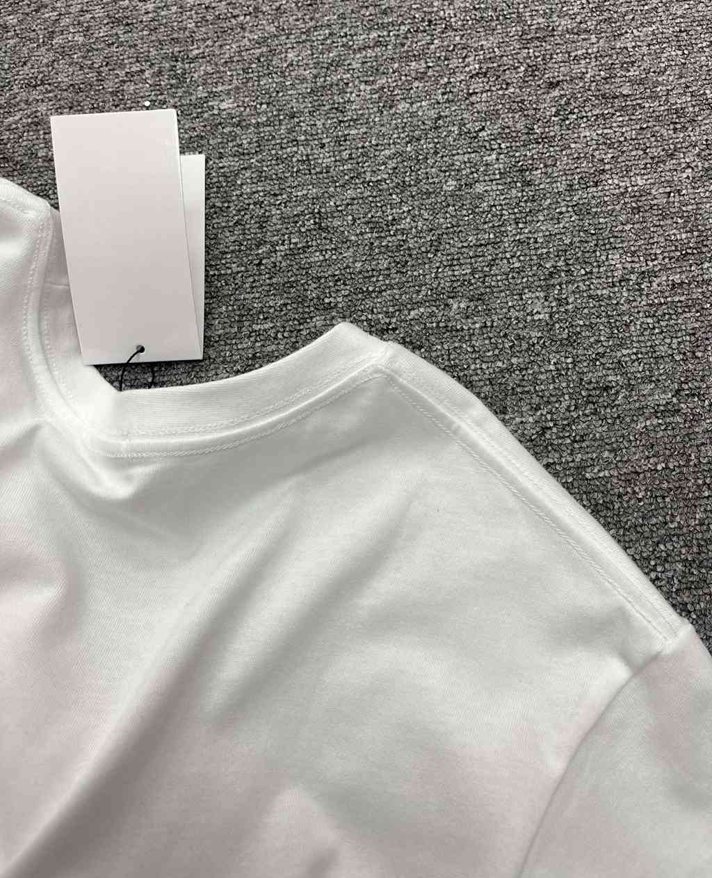 Givench* T-shirt